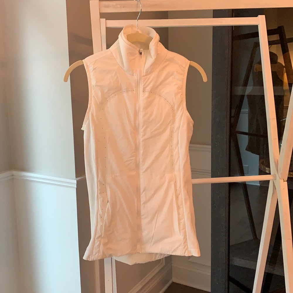 White lululemom vest